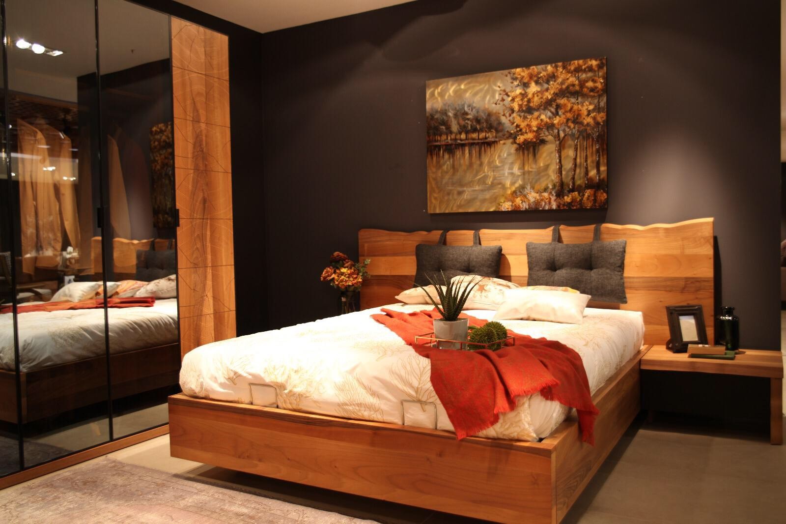 Yeni Trend Koyu Renklerin Hakim Oldugu Yatak Odasi Takimlari Homify Homify